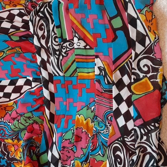 Diane Freis Chiffon two-piece dress of abstract print in multi-colors - Picture 7 of 17